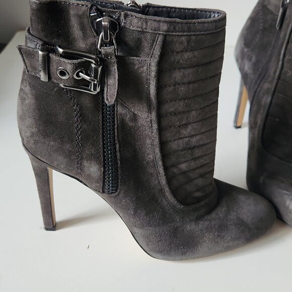 VINCE CAMUTO | Brea Dark Grey Suede High Heel Ankle Boots sz 8.5M - Picture 3 of 5